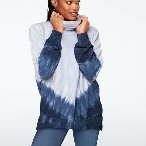 PINK Victoria's Secret Oversized Blue Tie Dye Turtleneck Sweatshirt EUC - Picture 16 of 16